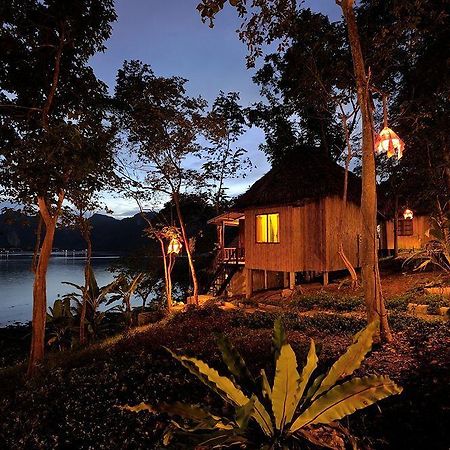 Sunwaree Phi Phi Resort Екстериор снимка