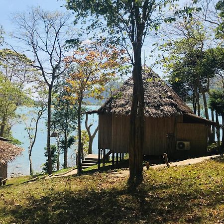 Sunwaree Phi Phi Resort Екстериор снимка