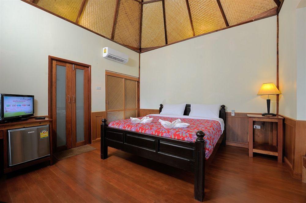 Sunwaree Phi Phi Resort Екстериор снимка