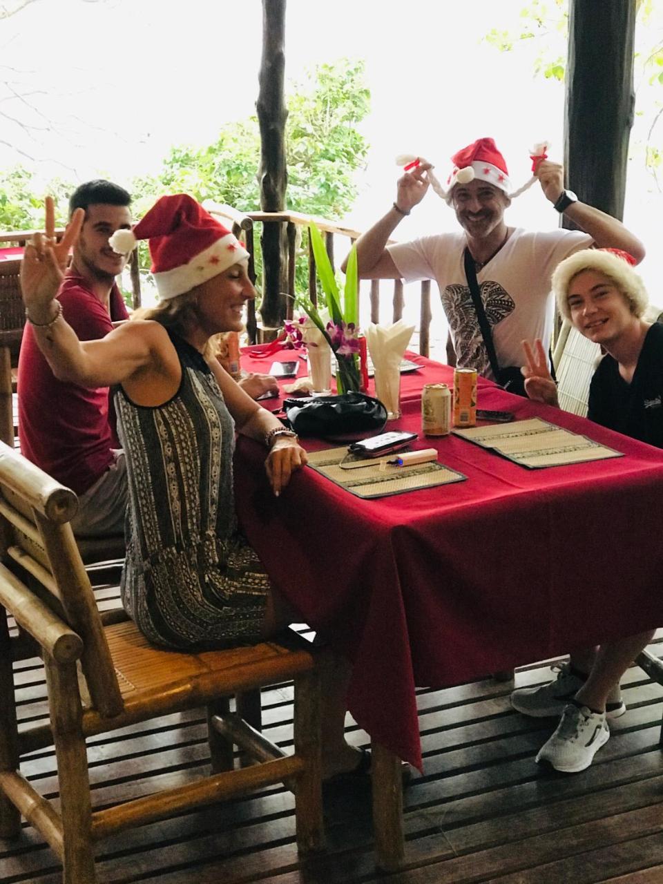 Sunwaree Phi Phi Resort Екстериор снимка