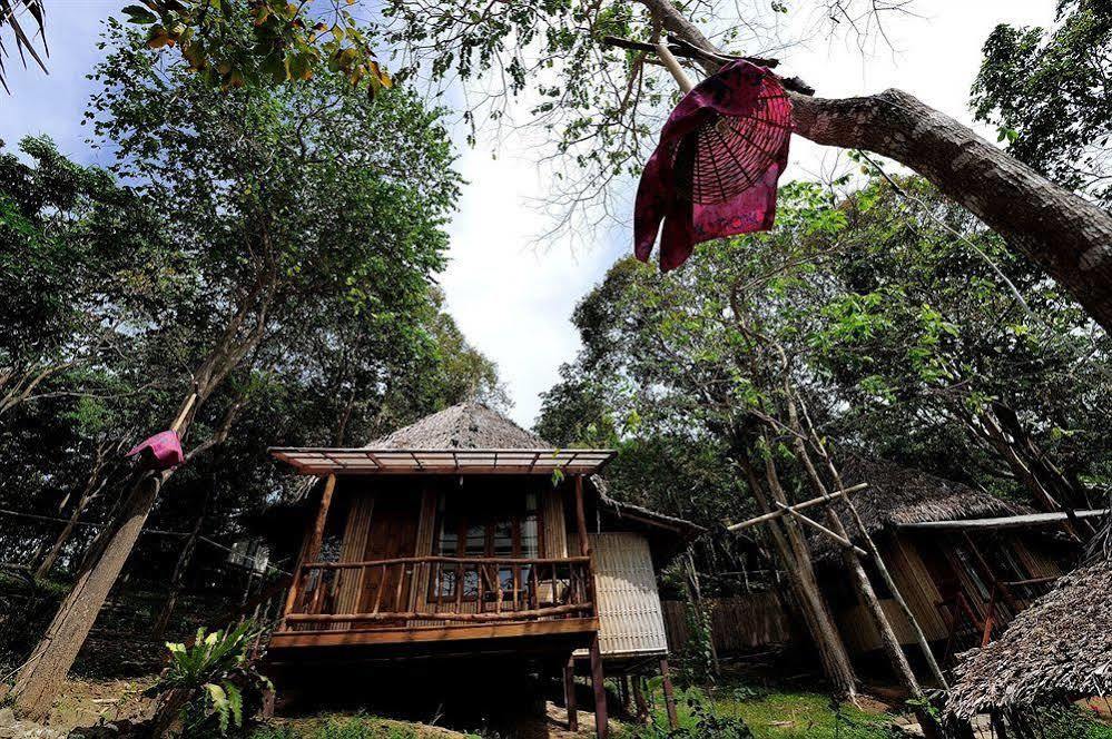 Sunwaree Phi Phi Resort Екстериор снимка